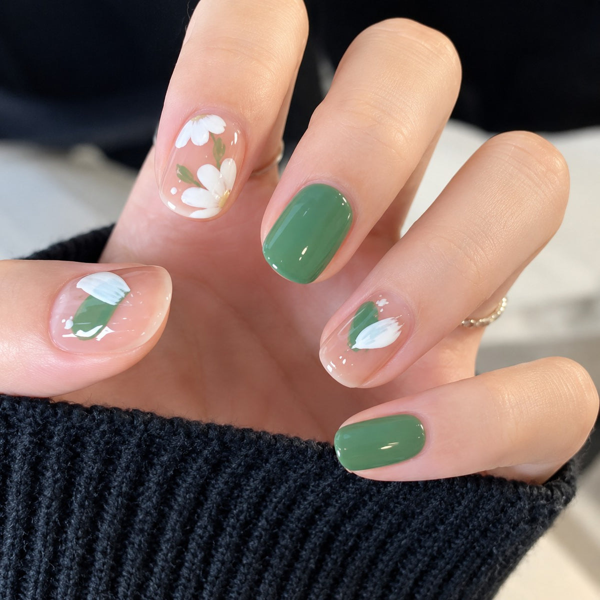 Summer Breeze Green-White Jelly Floral Press-On Nails 24 pcs